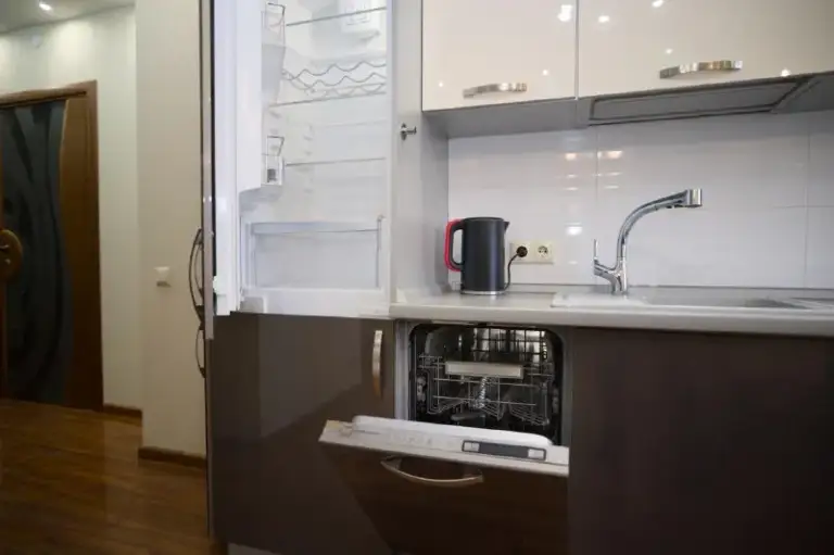 1-Комн квартира, 55.4 м²
М беговая
• 3 Мин пешком
• 7 Этаж из 33
• Ш хорошёвское 12а, на карте
100 000 ₽/Мес, без комиссии
Большой гайд по аренде
Холодильник • стиральная машина • интернет • мебель • посудомойка • кондиционер • с детьми • с животными • телевизор • мусоропровод • лифт • консьерж
Хорошёвский район
Чистота 3.84 транспорт 4.29
Парки и скверы 4.60
Собственник. Просторная квартира в жк «дом на беговой»: качественный ремонт, без балкона, окна на москва-сити, полный набор техники, залог - месячная аренда, ком. Усуги - до 10 тыс. Руб. Соседи собственники, живут постоянно. Полная инфраструктура. © предоплату до просмотра просят только мошенники!
Valeriya l, написать
Уровень доверия низкий ⚠️
Выложить квартиру бесплатно - фотография - 6