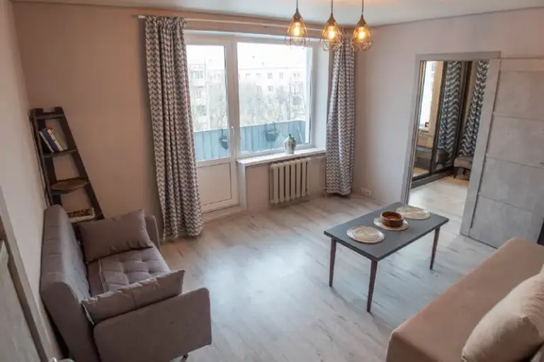 2-Комн квартира, 37 м²
М краснопресненская
• 5 Мин пешком
• 6 Этаж из 12
• Ул красная пресня 14, на карте
100 000 ₽/Мес, без комиссии
Большой гайд по аренде
Холодильник • стиральная машина • интернет • мебель • посудомойка • кондиционер • с детьми • мусоропровод • телевизор • лифт • с животными • консьерж
Пресненский район
Чистота 4.44 транспорт 4.55
Парки и скверы 4.05
Собственник. Свежий, минималистичный ремонт для людей со вкусом. Две смежные комнаты. Тепло и тихо окна во двор, везде установлены теплопакеты. Есть возможность парковки одной машины за шлагбаумом. Кровать, два раскладных дивана, шкаф-купе, кухонный гарнитур. Кондиционер, посудомойка, стиральная машина, холодильник, газовая плита. © предоплату до просмотра просят только мошенники!
Имя н, написать
Уровень доверия низкий ⚠️
Выложить квартиру бесплатно - фотография - 2