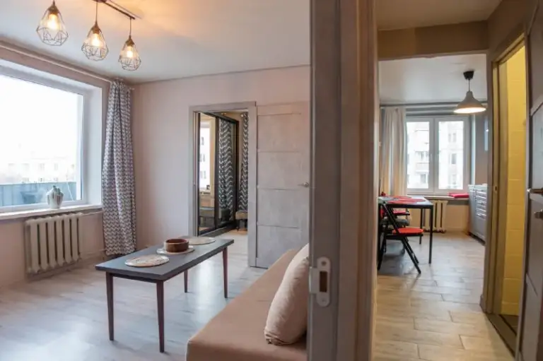 2-Комн квартира, 37 м²
М краснопресненская
• 5 Мин пешком
• 6 Этаж из 12
• Ул красная пресня 14, на карте
100 000 ₽/Мес, без комиссии
Большой гайд по аренде
Холодильник • стиральная машина • интернет • мебель • посудомойка • кондиционер • с детьми • мусоропровод • телевизор • лифт • с животными • консьерж
Пресненский район
Чистота 4.44 транспорт 4.55
Парки и скверы 4.05
Собственник. Свежий, минималистичный ремонт для людей со вкусом. Две смежные комнаты. Тепло и тихо окна во двор, везде установлены теплопакеты. Есть возможность парковки одной машины за шлагбаумом. Кровать, два раскладных дивана, шкаф-купе, кухонный гарнитур. Кондиционер, посудомойка, стиральная машина, холодильник, газовая плита. © предоплату до просмотра просят только мошенники!
Имя н, написать
Уровень доверия низкий ⚠️
Выложить квартиру бесплатно - фотография - 3