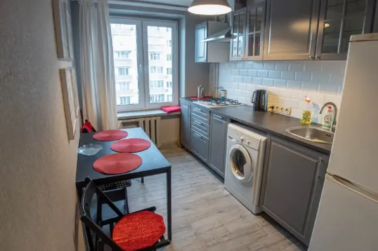 2-Комн квартира, 37 м²
М краснопресненская
• 5 Мин пешком
• 6 Этаж из 12
• Ул красная пресня 14, на карте
100 000 ₽/Мес, без комиссии
Большой гайд по аренде
Холодильник • стиральная машина • интернет • мебель • посудомойка • кондиционер • с детьми • мусоропровод • телевизор • лифт • с животными • консьерж
Пресненский район
Чистота 4.44 транспорт 4.55
Парки и скверы 4.05
Собственник. Свежий, минималистичный ремонт для людей со вкусом. Две смежные комнаты. Тепло и тихо окна во двор, везде установлены теплопакеты. Есть возможность парковки одной машины за шлагбаумом. Кровать, два раскладных дивана, шкаф-купе, кухонный гарнитур. Кондиционер, посудомойка, стиральная машина, холодильник, газовая плита. © предоплату до просмотра просят только мошенники!
Имя н, написать
Уровень доверия низкий ⚠️
Выложить квартиру бесплатно - фотография - 4