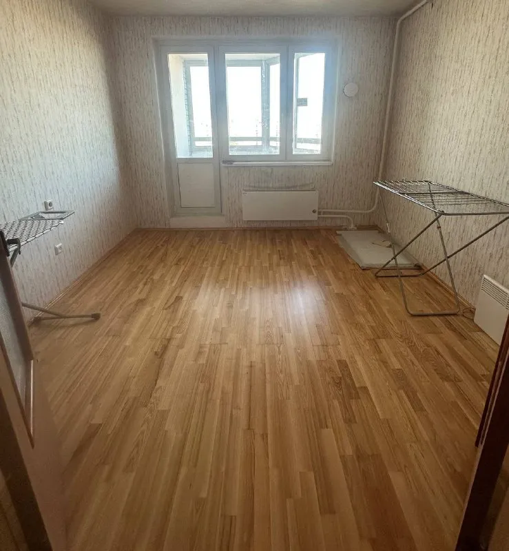 М. Солнцево
3-К квартира

▫️Ул. Авиаторов,5

Сдам квартиру, трёхкомнатную, 76 кв метров.

До метро 12 мин пешком.

Ремонт от застройщика, в квартире никто не проживал.

С животными не рассматриваю.

Только с гражданством рф

Цена : 80 000 руб. + счётчики, залог. Цена снижена, возможна дополнительная скидка, если в квартире будет проживать один или 2 человека.

Контакты @allakrch

➡️Предоплату/бронь/заморозку денег/автооплату до просмотра квартиры не вносить! Если по этому объявлению спрашивают какую либо оплату сообщите по контактам в описании канала. - фотография - 3