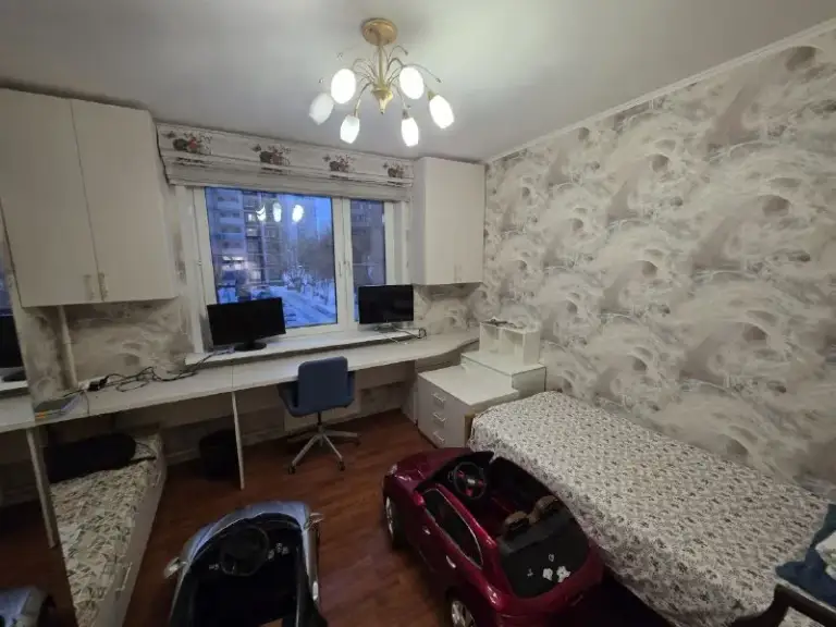 4-Комн квартира, 98 м²
М петровско-разумовская
• 5 Мин пешком
• 2 Этаж из 16
• Ул яблочкова 49, на карте
120 000 ₽/Мес, без комиссии
Большой гайд по аренде
Интернет • мебель • посудомойка • холодильник • стиральная машина • кондиционер • с животными • с детьми • телевизор • лифт • мусоропровод • консьерж
Бутырский район
Чистота 4.20 транспорт 4.34
Парки и скверы 4.12
Собственник. Просторная 4к кв, 3 отдельные спальни, зал, большая ванная, умный туалет с биде, посудомойка, большой умный тв, много мест для хранения, 98м2, грузовой лифт, мусоропровод. Метро и мцд д1 и д3 в 5 минутах пешком. Без комиссий. 120 тр в мес + счетчики. Залог можно разбить. Интернет на 6 мес в подарок. Заезд с февраля, смотреть уже можно.
Carpe d, написать
Уровень доверия средний 🆗
Выложить квартиру бесплатно - фотография - 6