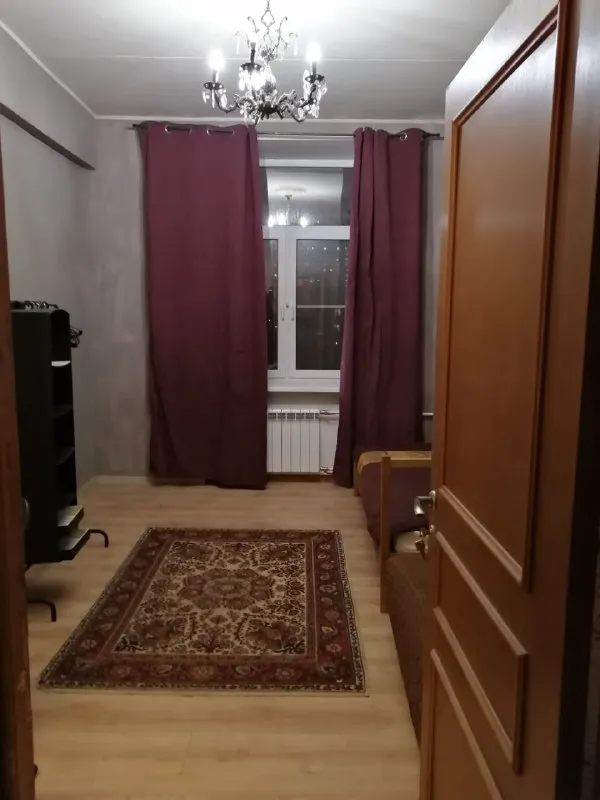 Комната, 14.4 м²
М рижская

• 5 Мин пешком
• 3-Комнатная квартира
• 5 Этаж из 5
• Ул верземнека 7, на карте

35 000 ₽/Мес, без комиссии
Большой гайд по аренде

Интернет • мебель • стиральная машина • холодильник • посудомойка • кондиционер • с животными • с детьми • телевизор • мусоропровод • лифт • консьерж

Мещанский район
Чистота 4.41 транспорт 4.95
Парки и скверы 3.80

Собственник. Заселение и показ с 30.01, на длительный периуд. Комната изолированная с отдельным комплектом ключей. В квартире нельзя курить, шуметь после 23, размещаться с детьми и животными. Рядом вся инфраструктура. В шаговой доступности несколько станций метро. В комнате кровать, диван, тумба и рейлинг для одежды. © предоплату до просмотра просят только мошенники!

Ekaterina k, написать
Уровень доверия низкий ⚠️
Выложить квартиру бесплатно - фотография - 2