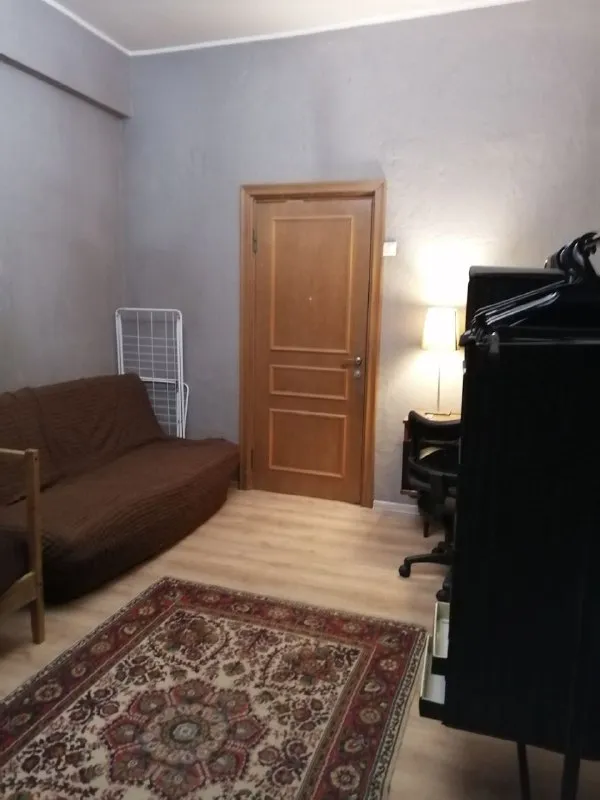 Комната, 14.4 м²
М рижская

• 5 Мин пешком
• 3-Комнатная квартира
• 5 Этаж из 5
• Ул верземнека 7, на карте

35 000 ₽/Мес, без комиссии
Большой гайд по аренде

Интернет • мебель • стиральная машина • холодильник • посудомойка • кондиционер • с животными • с детьми • телевизор • мусоропровод • лифт • консьерж

Мещанский район
Чистота 4.41 транспорт 4.95
Парки и скверы 3.80

Собственник. Заселение и показ с 30.01, на длительный периуд. Комната изолированная с отдельным комплектом ключей. В квартире нельзя курить, шуметь после 23, размещаться с детьми и животными. Рядом вся инфраструктура. В шаговой доступности несколько станций метро. В комнате кровать, диван, тумба и рейлинг для одежды. © предоплату до просмотра просят только мошенники!

Ekaterina k, написать
Уровень доверия низкий ⚠️
Выложить квартиру бесплатно - фотография - 3