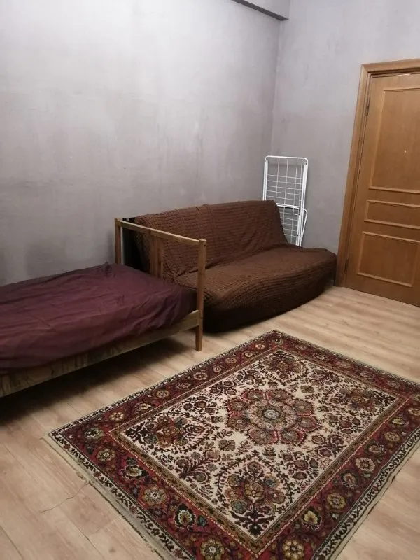 Комната, 14.4 м²
М рижская

• 5 Мин пешком
• 3-Комнатная квартира
• 5 Этаж из 5
• Ул верземнека 7, на карте

35 000 ₽/Мес, без комиссии
Большой гайд по аренде

Интернет • мебель • стиральная машина • холодильник • посудомойка • кондиционер • с животными • с детьми • телевизор • мусоропровод • лифт • консьерж

Мещанский район
Чистота 4.41 транспорт 4.95
Парки и скверы 3.80

Собственник. Заселение и показ с 30.01, на длительный периуд. Комната изолированная с отдельным комплектом ключей. В квартире нельзя курить, шуметь после 23, размещаться с детьми и животными. Рядом вся инфраструктура. В шаговой доступности несколько станций метро. В комнате кровать, диван, тумба и рейлинг для одежды. © предоплату до просмотра просят только мошенники!

Ekaterina k, написать
Уровень доверия низкий ⚠️
Выложить квартиру бесплатно - фотография - 4