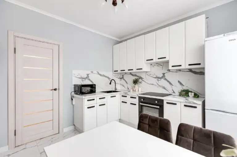 Комната, 11 м²
М водный стадион
• 17 Мин пешком
• 3-Комнатная квартира
• 16 Этаж из 17
• Ул нарвская 1а к3, на карте
37 000 ₽/Мес, без комиссии
Большой гайд по аренде
Холодильник • стиральная машина • интернет • мебель • лифт • посудомойка • кондиционер • с животными • с детьми • телевизор • мусоропровод • консьерж
Войковский район
Чистота 4.21 транспорт 4.71
Парки и скверы 4.73
Агент. Стильное пространство в бело-серых тонах оборудовано всем необходимым. Рядом с домом магазины и пвз. Недалеко дома расположен сквер для прогулок, а чуть дальше парк с прудами и усадьбой. В стоимость включено: безлимитный wi-fi, еженедельная уборка общественных зон, вся необходимая техника, йога, английский и мероприятия внутри коливинг комьюнити.
Elena, написать
Уровень доверия средний 🆗
Выложить квартиру бесплатно - фотография - 7