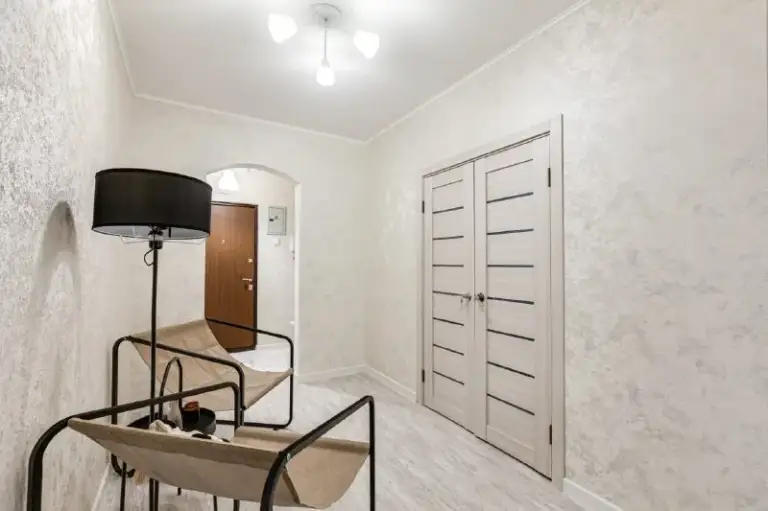 Комната, 11 м²
М водный стадион
• 17 Мин пешком
• 3-Комнатная квартира
• 16 Этаж из 17
• Ул нарвская 1а к3, на карте
37 000 ₽/Мес, без комиссии
Большой гайд по аренде
Холодильник • стиральная машина • интернет • мебель • лифт • посудомойка • кондиционер • с животными • с детьми • телевизор • мусоропровод • консьерж
Войковский район
Чистота 4.21 транспорт 4.71
Парки и скверы 4.73
Агент. Стильное пространство в бело-серых тонах оборудовано всем необходимым. Рядом с домом магазины и пвз. Недалеко дома расположен сквер для прогулок, а чуть дальше парк с прудами и усадьбой. В стоимость включено: безлимитный wi-fi, еженедельная уборка общественных зон, вся необходимая техника, йога, английский и мероприятия внутри коливинг комьюнити.
Elena, написать
Уровень доверия средний 🆗
Выложить квартиру бесплатно - фотография - 9