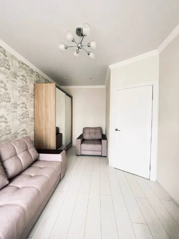 1-Комн квартира, 44.8 м²
М новые черемушки

• 10 Мин пешком
• 4 Этаж из 10
• Ул профсоюзная 45, на карте

70 000 ₽/Мес, без комиссии
Большой гайд по аренде

Холодильник • стиральная машина • интернет • мебель • посудомойка • кондиционер • с детьми • с животными • телевизор • мусоропровод • лифт • консьерж

Район черёмушки
Чистота 4.54 транспорт 4.30
Парки и скверы 4.55

Собственник. От собственника! Сдаю на длительный срок приличную и ухоженную однокомнатную квартиру с развитой инфраструктурой, со всеми необходимыми удобствами. Рассмотрю добропорядочных граждан! Возможно проживание с животными и детьми ( исключительно по договоренности ). К/у включены в стоимость аренды. Связаться со мной напрямую можно в личных сообщениях. © предоплату до просмотра просят только мошенники!

Алёна, написать
Уровень доверия низкий ⚠️
Выложить квартиру бесплатно - фотография - 3