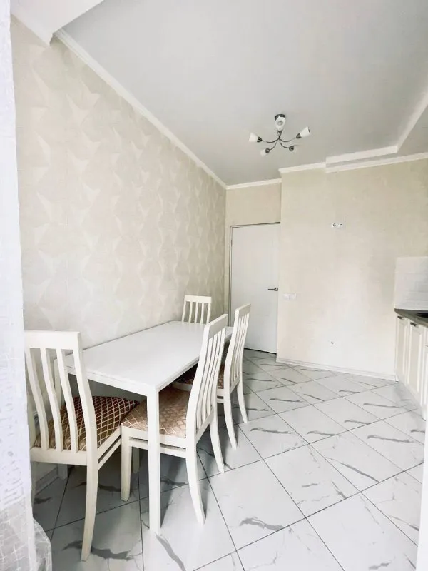 1-Комн квартира, 44.8 м²
М новые черемушки

• 10 Мин пешком
• 4 Этаж из 10
• Ул профсоюзная 45, на карте

70 000 ₽/Мес, без комиссии
Большой гайд по аренде

Холодильник • стиральная машина • интернет • мебель • посудомойка • кондиционер • с детьми • с животными • телевизор • мусоропровод • лифт • консьерж

Район черёмушки
Чистота 4.54 транспорт 4.30
Парки и скверы 4.55

Собственник. От собственника! Сдаю на длительный срок приличную и ухоженную однокомнатную квартиру с развитой инфраструктурой, со всеми необходимыми удобствами. Рассмотрю добропорядочных граждан! Возможно проживание с животными и детьми ( исключительно по договоренности ). К/у включены в стоимость аренды. Связаться со мной напрямую можно в личных сообщениях. © предоплату до просмотра просят только мошенники!

Алёна, написать
Уровень доверия низкий ⚠️
Выложить квартиру бесплатно - фотография - 6