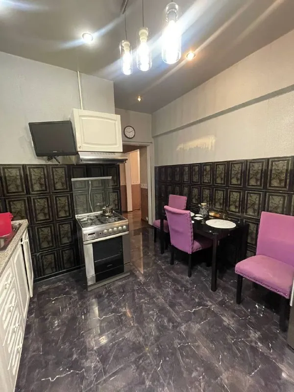 Комната, 25.7 м²
М аэропорт
• 15 Мин пешком
• 3-Комнатная квартира
• 2 Этаж из 5
• Ул планетная 19, на карте
40 000 ₽/Мес, без комиссии
Большой гайд по аренде
Стиральная машина • интернет • мебель • холодильник • посудомойка • кондиционер • с животными • с детьми • телевизор • мусоропровод • лифт • консьерж
Район аэропорт
Чистота 4.10 транспорт 4.48
Парки и скверы 4.42
Собственник. По договору. В месяц 40 т+ ку (около 2.500 с каждого). Залог 33 т. Возвращается, при выселении. Комнаты изолированные, закрываются на ключ. Спокойные, воспитанные соседки. Студентка психолог 20 лет и вторая работает в продажах 34 г. Ищем работающую девушку, платежеспособную, спокойную, без в/п, 20-38 лет. Заселение с 30 января.
Inna, написать
Уровень доверия средний 🆗
Выложить квартиру бесплатно - фотография - 3