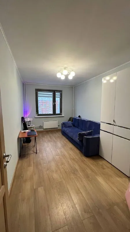 Комната, 18 м²
М некрасовка
• 10 Мин пешком
• 3-Комнатная квартира
• 23 Этаж из 24
• Ул вертолётчиков 2а к2, на карте
30 000 ₽/Мес, без комиссии
Большой гайд по аренде
Холодильник • стиральная машина • интернет • мебель • посудомойка • мусоропровод • лифт • кондиционер • с животными • с детьми • телевизор • консьерж
Район некрасовка
Чистота 3.89 транспорт 3.65
Парки и скверы 3.33
Субаренда. Комнаты в 3-к квартире изолированы, в каждой живёт по одному человеку (две девушки 23-25 лет). · 30 000 + комуналка. · мебель: шкафы, раскладной диван. · свежий ремонт, вся новая техника: посудомойка, стиральная машина, биде, электроплита, кондиционер на кухне.
Катя, написать
Уровень доверия средний 🆗
Выложить квартиру бесплатно - фотография - 1