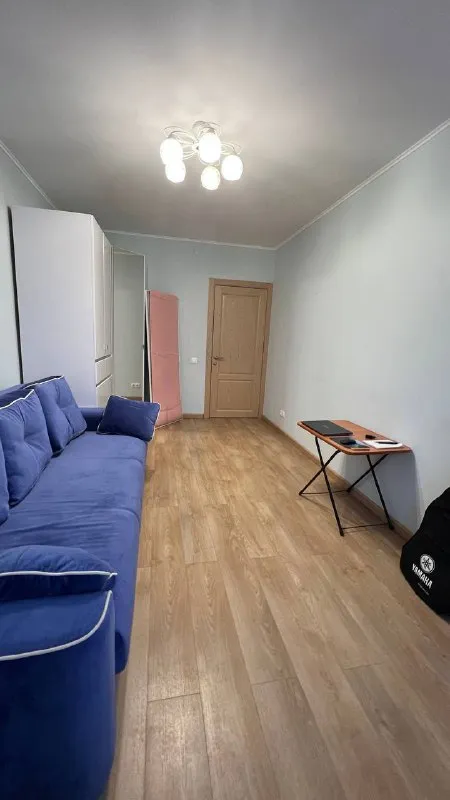 Комната, 18 м²
М некрасовка
• 10 Мин пешком
• 3-Комнатная квартира
• 23 Этаж из 24
• Ул вертолётчиков 2а к2, на карте
30 000 ₽/Мес, без комиссии
Большой гайд по аренде
Холодильник • стиральная машина • интернет • мебель • посудомойка • мусоропровод • лифт • кондиционер • с животными • с детьми • телевизор • консьерж
Район некрасовка
Чистота 3.89 транспорт 3.65
Парки и скверы 3.33
Субаренда. Комнаты в 3-к квартире изолированы, в каждой живёт по одному человеку (две девушки 23-25 лет). · 30 000 + комуналка. · мебель: шкафы, раскладной диван. · свежий ремонт, вся новая техника: посудомойка, стиральная машина, биде, электроплита, кондиционер на кухне.
Катя, написать
Уровень доверия средний 🆗
Выложить квартиру бесплатно - фотография - 3