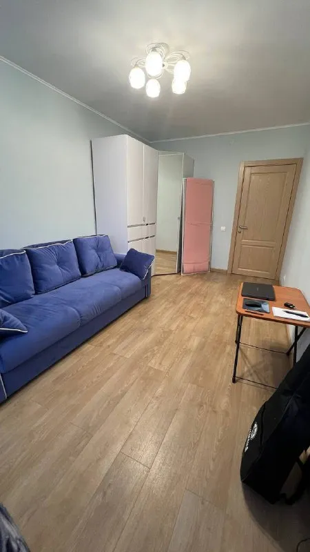 Комната, 18 м²
М некрасовка
• 10 Мин пешком
• 3-Комнатная квартира
• 23 Этаж из 24
• Ул вертолётчиков 2а к2, на карте
30 000 ₽/Мес, без комиссии
Большой гайд по аренде
Холодильник • стиральная машина • интернет • мебель • посудомойка • мусоропровод • лифт • кондиционер • с животными • с детьми • телевизор • консьерж
Район некрасовка
Чистота 3.89 транспорт 3.65
Парки и скверы 3.33
Субаренда. Комнаты в 3-к квартире изолированы, в каждой живёт по одному человеку (две девушки 23-25 лет). · 30 000 + комуналка. · мебель: шкафы, раскладной диван. · свежий ремонт, вся новая техника: посудомойка, стиральная машина, биде, электроплита, кондиционер на кухне.
Катя, написать
Уровень доверия средний 🆗
Выложить квартиру бесплатно - фотография - 4