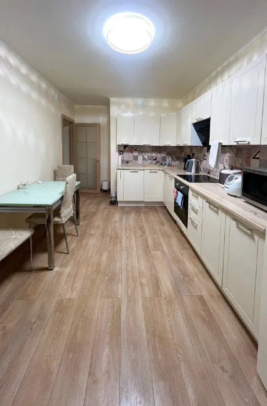 Комната, 18 м²
М некрасовка
• 10 Мин пешком
• 3-Комнатная квартира
• 23 Этаж из 24
• Ул вертолётчиков 2а к2, на карте
30 000 ₽/Мес, без комиссии
Большой гайд по аренде
Холодильник • стиральная машина • интернет • мебель • посудомойка • мусоропровод • лифт • кондиционер • с животными • с детьми • телевизор • консьерж
Район некрасовка
Чистота 3.89 транспорт 3.65
Парки и скверы 3.33
Субаренда. Комнаты в 3-к квартире изолированы, в каждой живёт по одному человеку (две девушки 23-25 лет). · 30 000 + комуналка. · мебель: шкафы, раскладной диван. · свежий ремонт, вся новая техника: посудомойка, стиральная машина, биде, электроплита, кондиционер на кухне.
Катя, написать
Уровень доверия средний 🆗
Выложить квартиру бесплатно - фотография - 9