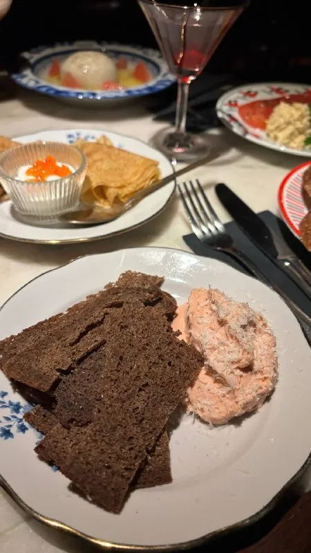 Канал с самыми трендовыми, гастрономическими местами москвы 😍

От вечно бурлящих патриков
До энергичной белорусской и динамичного китай-города 💋

В рот мне бутерброд - наш авторский канал, в котором
Мы расскажем всё о качественном досуге в столице

— Секретные места
— Топовые бары
— Рестораны и кафе
— Закрытые акции

📎Ссылочка - фотография - 6