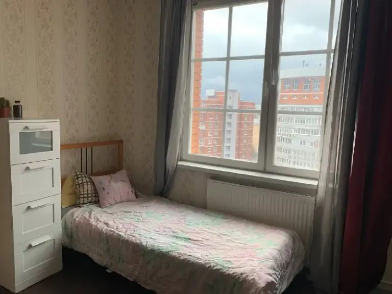 Ищем соседей🔎
М. Фили4️⃣
🏠 Сдаётся спальное место в шикарной квартире для молодых людей рядом с метро фили
🔥 Если вы ищете жильё срочно, то этот вариант для вас.
🌆 Атмосфера коливинга была вдохновлена сериалом "друзья". В отличии от хостелов, у нас очень просторная квартира с хорошим ремонтом и прекрасный контингент. Возрастное ограничение - строго до 30 лет.
🌅 Вечера здесь наполнены тишиной и гармонией. Это место, где вы можете расслабиться после долгого дня и насладиться приятной компанией.
🚌 Автобусная остановка напротив дома, метро в 10 минутах ходьбы.
Закрытая территория, парковка, гигантский филевский парк, спортзал напротив дома, кинотеатр и тц в 15 минутах ходьбы
💳Оплата: начинается с 5.000₽ в неделю или 17.000₽ в месяц.
📲 В сообщении напишите когда удобно заселиться, сколько у вас вещей, из какого вы города, чем занимаетесь
🏠 Присоединяйся к нашему коливингу и сделай свое проживание в москве незабываемым! 🏠
💌Связь с нами: @strangel - фотография - 2
