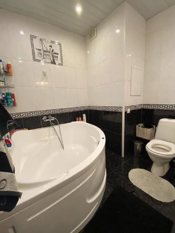Ищем соседей🔎
М. Фили4️⃣
🏠 Сдаётся спальное место в шикарной квартире для молодых людей рядом с метро фили
🔥 Если вы ищете жильё срочно, то этот вариант для вас.
🌆 Атмосфера коливинга была вдохновлена сериалом "друзья". В отличии от хостелов, у нас очень просторная квартира с хорошим ремонтом и прекрасный контингент. Возрастное ограничение - строго до 30 лет.
🌅 Вечера здесь наполнены тишиной и гармонией. Это место, где вы можете расслабиться после долгого дня и насладиться приятной компанией.
🚌 Автобусная остановка напротив дома, метро в 10 минутах ходьбы.
Закрытая территория, парковка, гигантский филевский парк, спортзал напротив дома, кинотеатр и тц в 15 минутах ходьбы
💳Оплата: начинается с 5.000₽ в неделю или 17.000₽ в месяц.
📲 В сообщении напишите когда удобно заселиться, сколько у вас вещей, из какого вы города, чем занимаетесь
🏠 Присоединяйся к нашему коливингу и сделай свое проживание в москве незабываемым! 🏠
💌Связь с нами: @strangel - фотография - 9