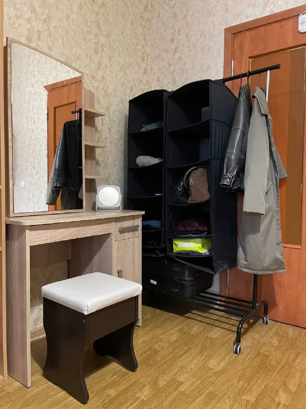 Место в комнате🏙️
М. Академическая6️⃣

Свободны женские места в 3х местной комнате.

📍Адрес: ул. Гримау, 11к2

М. Академическая (4 минуты до метро).

💳Аренда: 16.000₽. Без комиссии. Есть залог. При заселении в день обращения приятный бонус!

🔆 В нашем пространстве мы ведём разумный образ жизни! Поэтому здесь:

- Не курят и не пьют
- Уважают личное пространство и друг друга.

Большая площадь, высокие потолки.

🔆 Комфортные условия
🛸 Бытовая техника
🥑 Просторная кухня
🛀 2 Санузла
📈 Развитая инфраструктура

Творчество, спорт, образование, питание, духовное развитие, хобби, бизнес - те сферы деятельностной активности, в которых мы все вместе движемся в одном направлении!

Welcome!!!

💌Записаться на просмотр: @tenor108 - фотография - 4