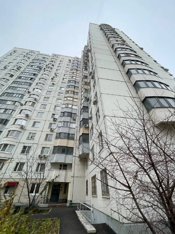 Место в комнате🏙️
М. Академическая6️⃣

Свободны женские места в 3х местной комнате.

📍Адрес: ул. Гримау, 11к2

М. Академическая (4 минуты до метро).

💳Аренда: 16.000₽. Без комиссии. Есть залог. При заселении в день обращения приятный бонус!

🔆 В нашем пространстве мы ведём разумный образ жизни! Поэтому здесь:

- Не курят и не пьют
- Уважают личное пространство и друг друга.

Большая площадь, высокие потолки.

🔆 Комфортные условия
🛸 Бытовая техника
🥑 Просторная кухня
🛀 2 Санузла
📈 Развитая инфраструктура

Творчество, спорт, образование, питание, духовное развитие, хобби, бизнес - те сферы деятельностной активности, в которых мы все вместе движемся в одном направлении!

Welcome!!!

💌Записаться на просмотр: @tenor108 - фотография - 5
