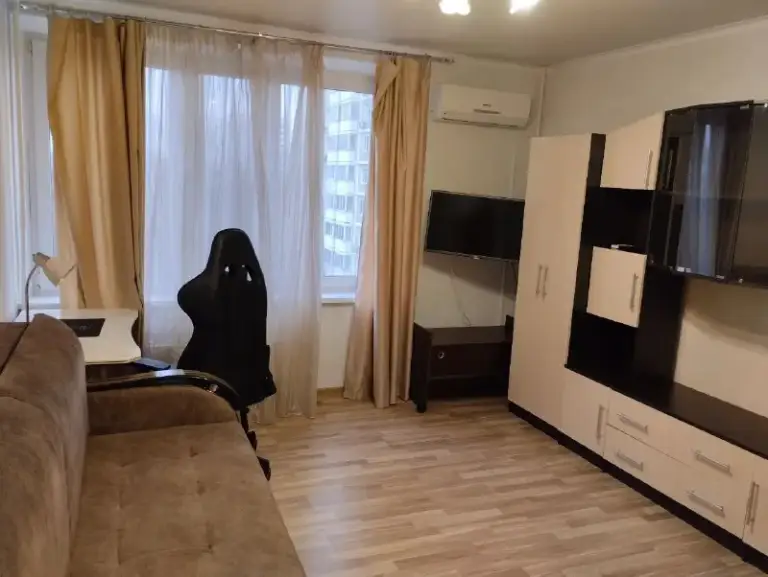 1-Комн квартира, 35.5 м²
М академическая
• 10 Мин пешком
• 6 Этаж из 12
• Ул винокурова 12 к4, на карте
65 000 ₽/Мес, без комиссии
Большой гайд по аренде
Стиральная машина • интернет • мебель • холодильник • кондиционер • с детьми • телевизор • мусоропровод • лифт • посудомойка • с животными • консьерж
Академический район
Чистота 4.67 транспорт 4.58
Парки и скверы 4.37
Собственник. Квартира от собственника, дата заселания с 1 февраля, квартира рядом с центром, вся мебель есть. Рядом много магазинов, пвз, вся инфраструктура © предоплату до просмотра просят только мошенники!
Аня, написать
Уровень доверия низкий ⚠️
Выложить квартиру бесплатно - фотография - 1