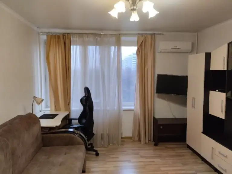 1-Комн квартира, 35.5 м²
М академическая
• 10 Мин пешком
• 6 Этаж из 12
• Ул винокурова 12 к4, на карте
65 000 ₽/Мес, без комиссии
Большой гайд по аренде
Стиральная машина • интернет • мебель • холодильник • кондиционер • с детьми • телевизор • мусоропровод • лифт • посудомойка • с животными • консьерж
Академический район
Чистота 4.67 транспорт 4.58
Парки и скверы 4.37
Собственник. Квартира от собственника, дата заселания с 1 февраля, квартира рядом с центром, вся мебель есть. Рядом много магазинов, пвз, вся инфраструктура © предоплату до просмотра просят только мошенники!
Аня, написать
Уровень доверия низкий ⚠️
Выложить квартиру бесплатно - фотография - 2
