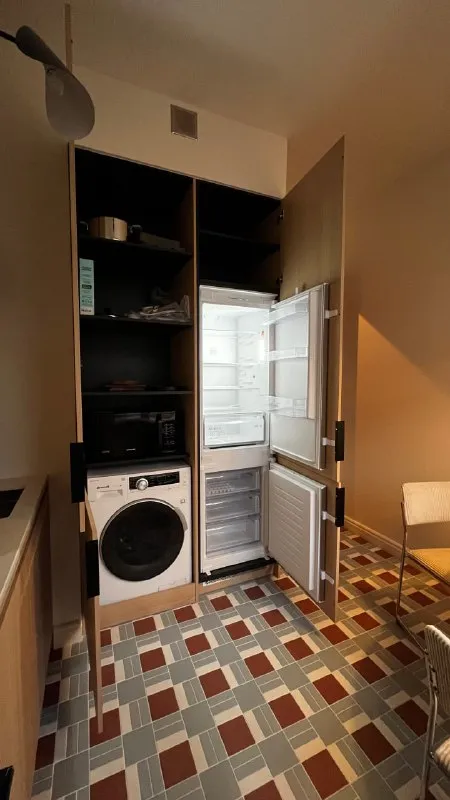 2-Комн квартира, 50 м²
М киевская
• 15 Мин на транспорте
• 2 Этаж из 8
• Ул мосфильмовская 2в, на карте
140 000 ₽/Мес, без комиссии
Большой гайд по аренде
Холодильник • стиральная машина • интернет • мебель • посудомойка • с детьми • телевизор • лифт • кондиционер • с животными • мусоропровод • консьерж
Район раменки
Чистота 4.51 транспорт 4.25
Парки и скверы 4.70
Собственник. Сдается от 6 месяцев. Квартира в сталинском доме после ремонта, никто не жил, есть вся необходимая посуда и текстиль, много мест для хранения, окна на две стороны. 15 мин мцд поклонная, 20 мин м. Лужники (остановка у дома). Через дорогу мосфильм. В доме вкусвилл, пвз озон, вб и ямаркет. Залог равен одному месяцу аренды + оплата счетчиков и интернета © предоплату до просмотра просят только мошенники!
Галя о, написать
Уровень доверия низкий ⚠️
Выложить квартиру бесплатно - фотография - 7