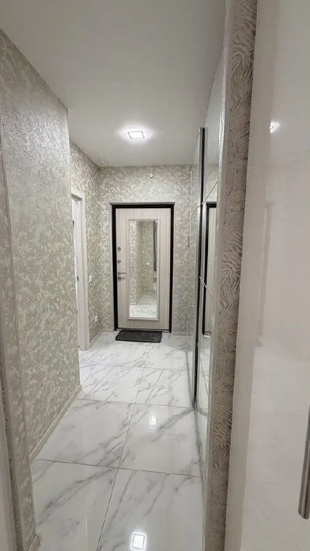 Студия, 30 м², 19/23 эт
💰35 000 Руб.
📍Заречная улица, 10
Сдается просторная, светлая студия на длительный срок. . До метро 10 минут пешком. В доме много коммерческих заведений, салон красоты, кофейни, магнит. Через дорогу фитнес с бассейном. Рядом находится шуваловский парк. С удовольствием покажем квартиру.
Контакт этой квартиры есть в нашей закрытой базе квартир от собственников.
В базе — реальные объявления, прямые контакты без риелторов и комиссий.
Доступ по ссылке @rentinspbbot - фотография - 5