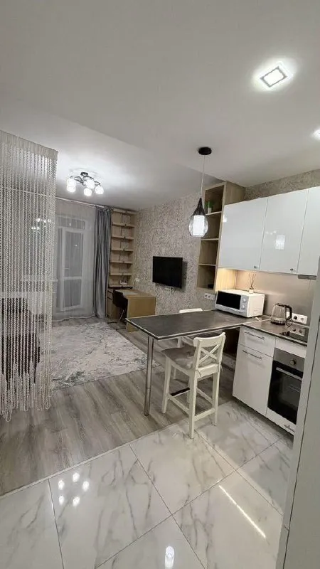 Студия, 30 м², 19/23 эт
💰35 000 Руб.
📍Заречная улица, 10
Сдается просторная, светлая студия на длительный срок. . До метро 10 минут пешком. В доме много коммерческих заведений, салон красоты, кофейни, магнит. Через дорогу фитнес с бассейном. Рядом находится шуваловский парк. С удовольствием покажем квартиру.
Контакт этой квартиры есть в нашей закрытой базе квартир от собственников.
В базе — реальные объявления, прямые контакты без риелторов и комиссий.
Доступ по ссылке @rentinspbbot - фотография - 6