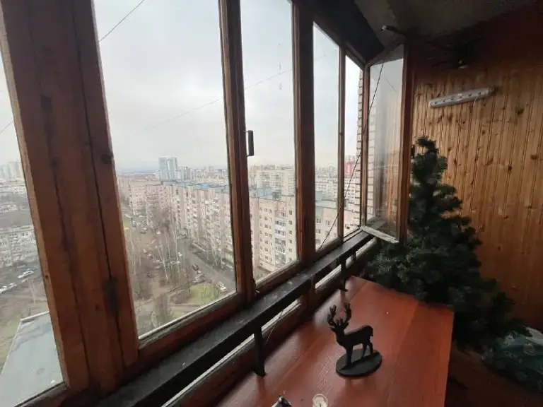 Ищем соседа (ку) в 3-комнатную квартиру.
С 15 декабря съезжает наша подруга, и освобождается одна комната.
Кого ищем: адекватного, с которым можно не просто жить, а и подружиться. Очень хотим найти классного человечка!
По деньгам:
Аренда: 18 000 рублей в месяц (+ку). Залог: 10 000 рублей (возвращается при выезде)
М. Проспект славы
По срокам:
Заехать можно с 15 декабря. Посмотреть квартиру и познакомиться в любое удобное время
Пиши в личные сообщения — @nnnnnnnnnnnn1111 - фотография - 7