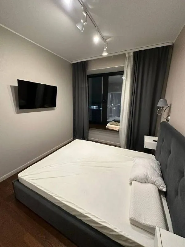 Сдам на длительный срок 1-к квартиру, 41 м²
Проспект заневский, д. 42, стр. 1 (до метро 5-6 минут)
30Т + доп платежи
Сдается очень уютная и светлая квартира. Метро рядом, в пешей доступности. Отличное состояние, выполнен качественный евроремонт. Квартира с хорошим балконом. Новый холодильник. Имеется стиральная машина.
По всем вопросам:
@Elenea1208 - фотография - 1