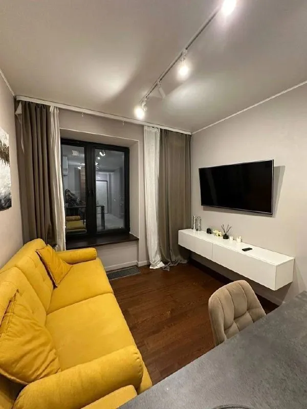 Сдам на длительный срок 1-к квартиру, 41 м²
Проспект заневский, д. 42, стр. 1 (до метро 5-6 минут)
30Т + доп платежи
Сдается очень уютная и светлая квартира. Метро рядом, в пешей доступности. Отличное состояние, выполнен качественный евроремонт. Квартира с хорошим балконом. Новый холодильник. Имеется стиральная машина.
По всем вопросам:
@Elenea1208 - фотография - 3