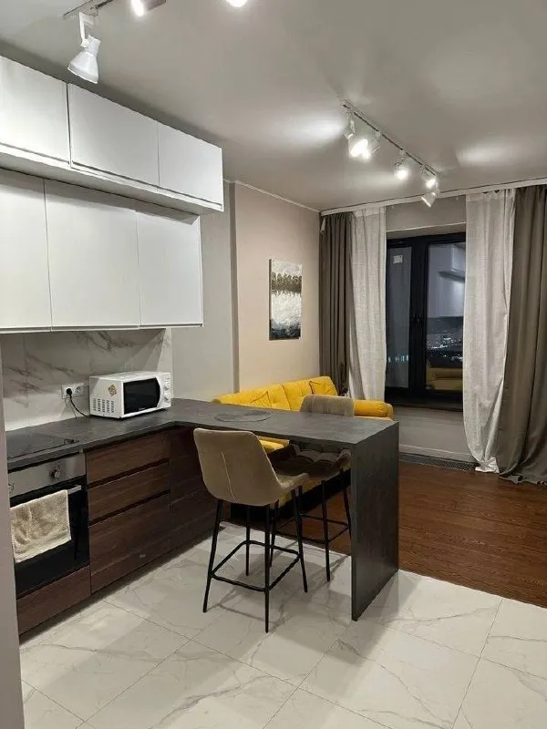Сдам на длительный срок 1-к квартиру, 41 м²
Проспект заневский, д. 42, стр. 1 (до метро 5-6 минут)
30Т + доп платежи
Сдается очень уютная и светлая квартира. Метро рядом, в пешей доступности. Отличное состояние, выполнен качественный евроремонт. Квартира с хорошим балконом. Новый холодильник. Имеется стиральная машина.
По всем вопросам:
@Elenea1208 - фотография - 5