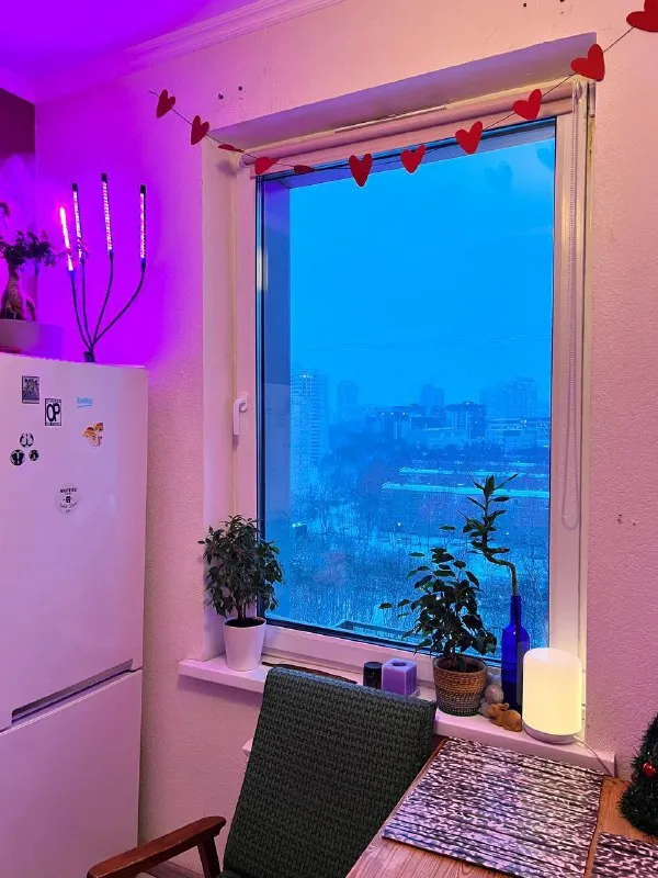 1-К квартира🏙️
М. Проспект вернадского1️⃣

Пересдам свою уютную однушку 35 м² с огромным балконом. Белая, чистая, теплая квартира. Посудомойка, фильтр на кране, робот-пылесос. В идеале прямо с 01 января на 2-4 месяца, по датам можем договориться.

📍Адрес: проспект вернадского, 56

✔️8-10 Минут от метро или 2 остановки на любом автобусе
✔️Вкус вилл, вб, озон, маркет, аптека в соседнем доме
✔️Surf, cofix, огромный да у метро

💳Цена: 51.000₽/месяц.

Пересдаю квартирку пока ищу работу, передам в добрые руки 🥺

💌Пишите мне в лс: @espera_esperance - фотография - 2