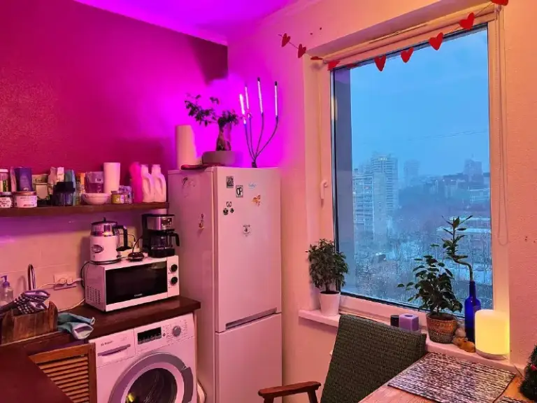 1-К квартира🏙️
М. Проспект вернадского1️⃣

Пересдам свою уютную однушку 35 м² с огромным балконом. Белая, чистая, теплая квартира. Посудомойка, фильтр на кране, робот-пылесос. В идеале прямо с 01 января на 2-4 месяца, по датам можем договориться.

📍Адрес: проспект вернадского, 56

✔️8-10 Минут от метро или 2 остановки на любом автобусе
✔️Вкус вилл, вб, озон, маркет, аптека в соседнем доме
✔️Surf, cofix, огромный да у метро

💳Цена: 51.000₽/месяц.

Пересдаю квартирку пока ищу работу, передам в добрые руки 🥺

💌Пишите мне в лс: @espera_esperance - фотография - 7