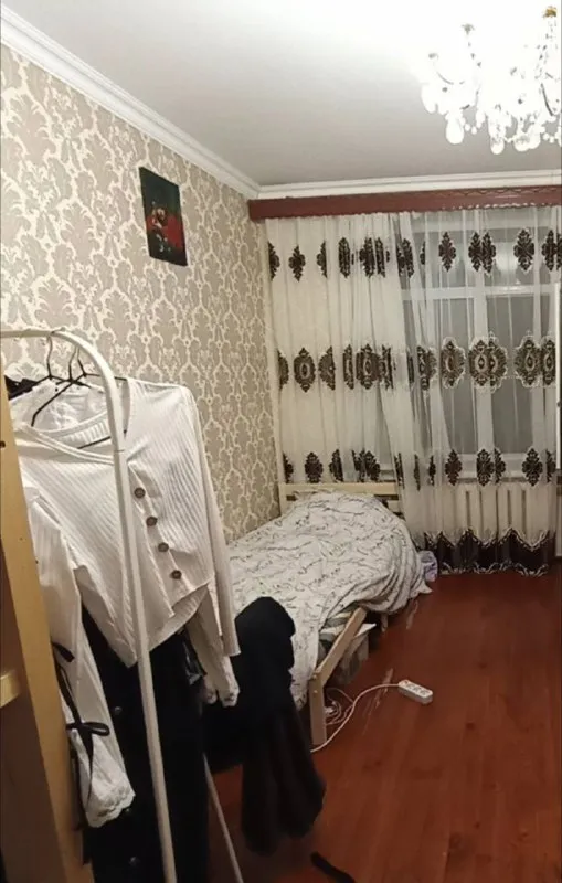 Ищем соседку🔎
М. Петровско-разумовская9️⃣
Свободно 1 место для девушки в комнате на 3-х в квартире у метро петровско-разумовская (10 минут пешком).
📍Адрес: линейный проезд, 8.
В чем наши преимущества?
- Мы отличаемся от формата хостела, т. К. Заселяем жителей только на длительный срок;
- Ты всегда будешь чувствовать себя в безопасности, мы гарантируем порядочность твоих будущих соседей;
- Если что-то сломалось - это не беда! Наша команда полностью берет на себя задачи по устранению неполадок в квартире.
Наши основные принципы - это взаимное уважение, соблюдение личных границ, соблюдение графика дежурств и отсутствие вредных привычек в рамках квартиры.
💳Цена места в женской комнате: 16.000₽ (включая ку)
💌По всем вопросам обращаться к: @alina_malina14 - фотография - 1