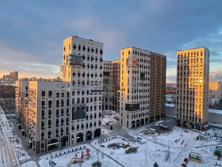 Апартаменты🏙️
М. Бабушкинская6️⃣
Метро бабушкинская.
Сдаются на длительный срок на 14 этаже апартаменты, 92 м² с учетом лоджии в монолитном, дизайнерском комплексе 2023 года постройки, в экологическом районе в окружении парков и свой выход к реке.
📍Адрес: ул. Тайнинская, 9к1
Вся инфраструктура. Школы, сады, бассейны, рестораны, пекарни, поликлиники и многое другое - создает комфорт, удобство и экономию времени.
Апартаменты укомплектованы всей необходимой техникой bocsh, ariston. Наличие кондиционеров. Гардеробная 5 м² позволит хранить большое количество вещей. 2 сан узла с большой ванной, изолированные спальни на восходы и закаты потрясающей красоты. При ремонте использовались только гиппоалергенные материалы.
Пешая доступность к метро бабушкинская и медведково. Строго без домашних питомцев.
💳Цена: 127.000₽. Залог.
💌Контакт: nord. Gala@bk. Ru - фотография - 10