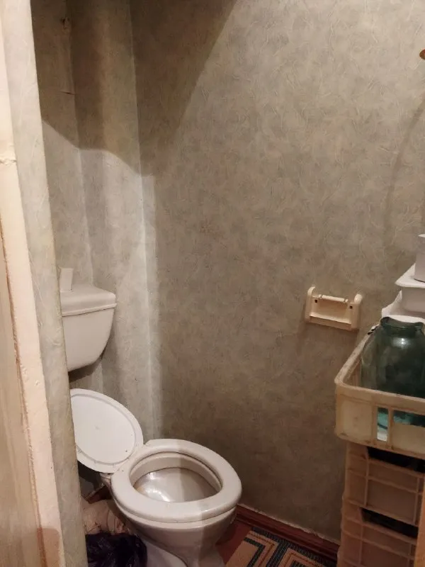 Снижение цены!!!продам полу гостинку по ул. Годуванцева, 25 кв. Метров.3/3этаж. Состояние жилое, кондиционер. Цена 2 000 000₽. Тел. +79591625888 марина. - фотография - 9