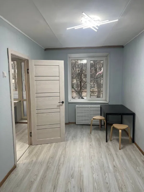 2-К квартира🏙️
М. Севастопольская/нахимовский проспект9️⃣
Без комиссии для арендатора от собственника. В долгосрочную аренду сдаётся 2-х комнатная квартира.
45 М². 2 этаж 5-ти этажного дома.
📍Адрес: севастопольский проспект, 23. Рядом парк, сад, школа, поликлиника. Метро в 15 минутах ходьбы.
Квартира после ремонта. В спальной кровать с новым ортопедическим матрасом, вместительная кладовая. Комната проходная. Балкон в комнате застекленный. Общественная парковка во дворе.
💳Цена: 75.000₽ в месяц, 75.000₽ залог.
💌Телефон: +7-985-233-79-68 дмитрий
➡️Предоплату/бронь/заморозку денег/автооплату до просмотра квартиры не вносить! Если по этому объявлению спрашивают какую либо оплату сообщите по контактам в описании канала. - фотография - 5