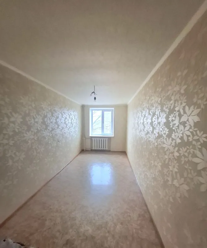 Продам 2-ком квартиру
На кв. Димитрова, г. Луганск.
3/5 Эт. , 47,9 м2 общ. Площадь.
Дом кирпичный.
Квартира теплая, не угловая.
В хорошем состоянии.
М/п окна, балкон застеклён.
С/у совмещён.
Отличное месторасположение.
Цена 5,5 млн руб
+7959-505-37-17
+7959-216-43-31
Елена - фотография - 2