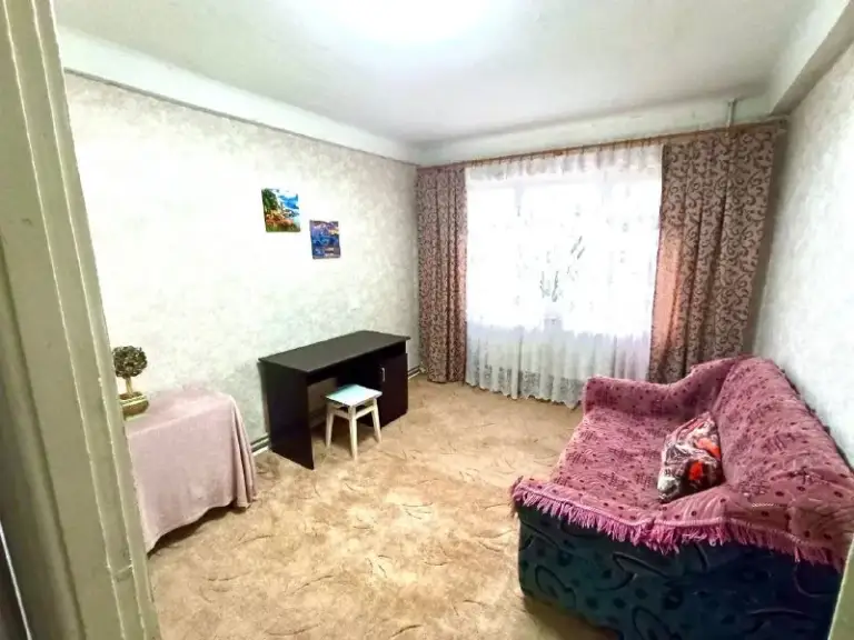 Продам 2-х комнатную квартиру с ао (кв. Солнечный), 45.3 кв. М.
3 Этаж из 5.
Комнаты раздельные, балкон застеклен.
Автономное отопление (2-х контурный котел), хороший косметический ремонт.
Вся инфраструктура в пешей доступности: детский сад, школа, стоматология, восточный рынок, магазины, остановки.
Документы готовы к сделке, 1 собственник, прописанных нет, быстрая сделка.
4,7 Млн.
+7-959-993-70-65 - фотография - 10