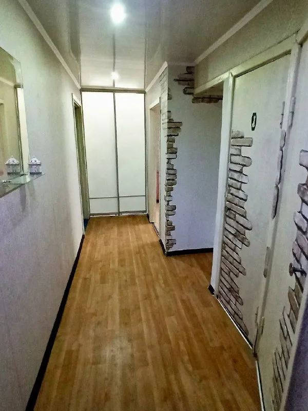 Продам 2-х комнатную квартиру с ао (кв. Солнечный), 45.3 кв. М.
3 Этаж из 5.
Комнаты раздельные, балкон застеклен.
Автономное отопление (2-х контурный котел), хороший косметический ремонт.
Вся инфраструктура в пешей доступности: детский сад, школа, стоматология, восточный рынок, магазины, остановки.
Документы готовы к сделке, 1 собственник, прописанных нет, быстрая сделка.
4,7 Млн.
+7-959-993-70-65 - фотография - 3