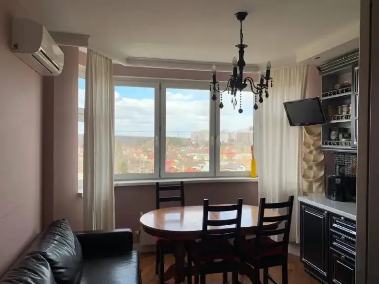 Комната, 14 м²
М баковка

• 10 Мин пешком
• 2-Комнатная квартира
• 10 Этаж из 17
• Ул говорова 52, на карте

25 000 ₽/Мес, без комиссии
Большой гайд по аренде

Холодильник • стиральная машина • интернет • мебель • посудомойка • кондиционер • лифт • консьерж • мусоропровод • с животными • с детьми • телевизор

Собственник. Шикарный район, но учитывайте расположение. Рядом продуктовые магазины, спортзалы, бассеин станция мцд «баковка» в шаговой доступности и метро «парк победы» 20 минут на автобусе. Квартира для that girl. Есть большой балкон и все удобства. Заселиться можно в любое время. Отдельно взымается плата за коммунальные услуги. На длительный срок. © предоплату до просмотра просят только мошенники!

Aleksandra, написать
Уровень доверия низкий ⚠️
Выложить квартиру бесплатно - фотография - 7
