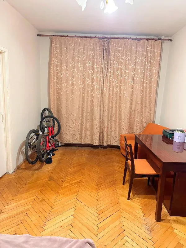 2-К квартира🏙️
М. Измайловская3️⃣
Сдается 2-к квартира рядом с метро измайловская!
М. Измайловская 4 минуты
М. Первомайская 4 минуты
М. Щёлковская 14 минут
Квартира с косметическим ремонтом. Окна выходят во двор — тихо и без шума дороги.
🏢 5-Этажный блочный дом.
Спокойный двор, классическая московская серия 1-510 — тёплый дом с хорошей шумоизоляцией!
Сдаёмся на долгий срок. Можно с животными 🐶
💳Условия: 45.000₽ + счетчики, залог.
💌Контакт: +7-916-683-00-58 евгения - фотография - 3