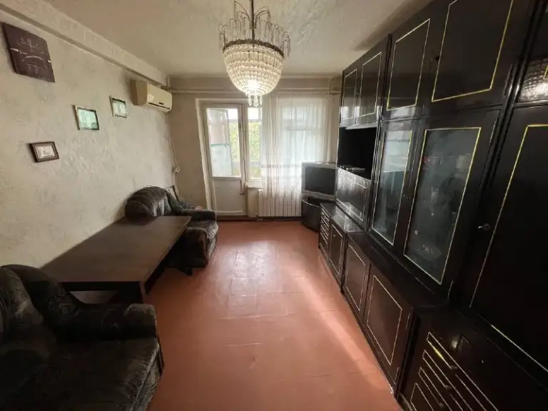 Продам 4-х ком. Квартиру 3/5 с автоном. Отопл. Кв. Волкова общ. Пл.67 кв. М. Состояние жилое. Двухконтурный котёл. Документы готовы. Все выписаны. Цена 5,6 млн. +79591630785 - фотография - 1