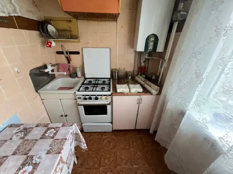 Продам 4-х ком. Квартиру 3/5 с автоном. Отопл. Кв. Волкова общ. Пл.67 кв. М. Состояние жилое. Двухконтурный котёл. Документы готовы. Все выписаны. Цена 5,6 млн. +79591630785 - фотография - 6