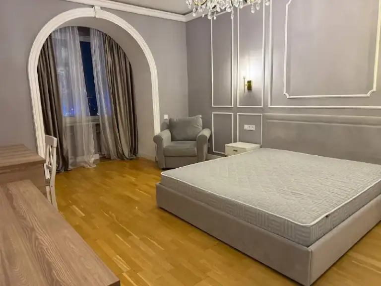 2-Комн квартира, 58 м²
М ленинский проспект
• 3 Мин пешком
• 7 Этаж из 8
• Ул вавилова 6, на карте
135 000 ₽/Мес, без комиссии
Большой гайд по аренде
Интернет • мебель • посудомойка • холодильник • стиральная машина • кондиционер • с животными • с детьми • телевизор • лифт • консьерж • мусоропровод
Донской район
Чистота 4.17 транспорт 4.95
Парки и скверы 4.45
Собственник. Стиль, комфорт и локация: дизайнерская 2-к квартира у нескучного сада после дизайнерского ремонта! Дополнительный бонус тамбур на 2 квартиры с местами для хранения вещей. Spa-зона: большой су с душевой кабиной, сауной и биде. Закрытый охраняемый двор с консьержами. Ку: 8 000 руб. Залог: 135 (готовы обсудить рассрочку на 2 части). © предоплату до просмотра просят только мошенники!
Vitaly s, написать
Уровень доверия низкий ⚠️
Выложить квартиру бесплатно - фотография - 1