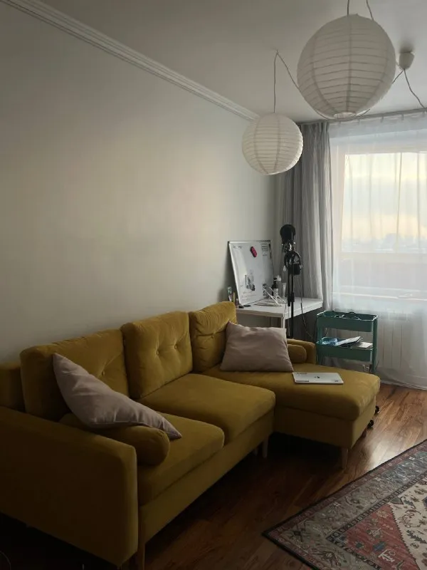 2-Комн квартира, 46 м²
М курская

• 5 Мин пешком
• 12 Этаж из 13
• Ул верхняя сыромятническая 2, на карте

140 000 ₽/Мес, без комиссии
Большой гайд по аренде

Холодильник • стиральная машина • интернет • мебель • кондиционер • посудомойка • с детьми • с животными • мусоропровод • лифт • консьерж • телевизор

Таганский район
Чистота 4.31 транспорт 4.70
Парки и скверы 3.12

Собственник. Собственник. Квартира будет готова к заселению с середины февраля. Есть безрамный балкон с панорамным видом. Есть все пункты выдачи, вкусвилл, тц атриум. Соседи приветливые и не шумные. Есть холодильник, микроволновка, духовой шкаф, варочная панель, посудомойка. Стоимость ку не превышает 10000 рублей в зимний период. Залог 140000 рублей.

Anya f, написать
Уровень доверия средний 🆗
Выложить квартиру бесплатно - фотография - 5
