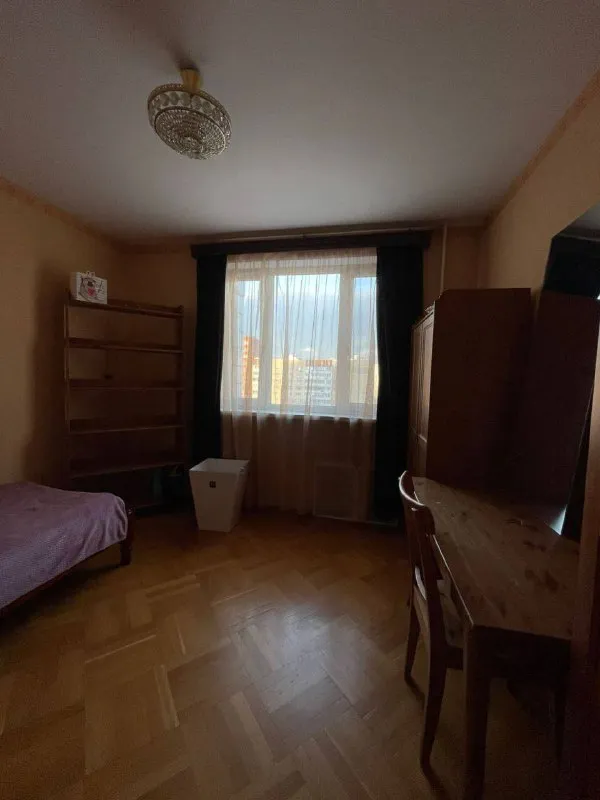 Комната🏙
М. Фонвизинская1️⃣

Сдается комната для девушки в 3-х комнатной квартире. В двух других комнатах живут по одной девушке в каждой.   Все необходимое есть.

💳 Цена: 27.000₽, без залога. 3 минуты пешком от станции м. Фонвизинская.

💌 Telegram: @likialice - фотография - 4