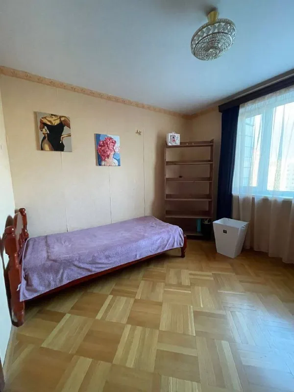 Комната🏙
М. Фонвизинская1️⃣

Сдается комната для девушки в 3-х комнатной квартире. В двух других комнатах живут по одной девушке в каждой.   Все необходимое есть.

💳 Цена: 27.000₽, без залога. 3 минуты пешком от станции м. Фонвизинская.

💌 Telegram: @likialice - фотография - 7