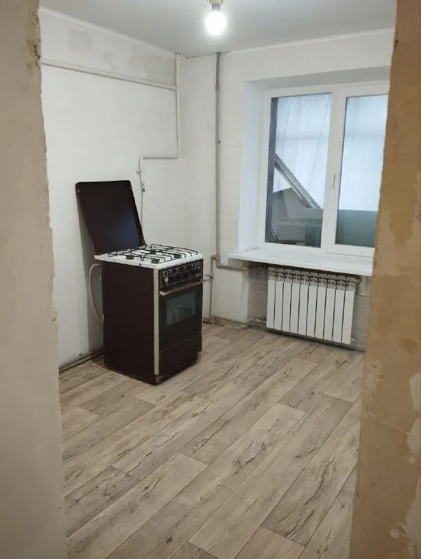 Продам 1-к. Квартиру
Общая площадь 41.7 м2
Этаж 1/9
Луганск, городок ор ул. Годуванцева
✔️Установлены новые окна
✔️Заменена вся проводка
✔️Новые канализационные и отопительные трубы
✔️Современные радиаторы
✔️Натяжной потолок
✔️Пол-стяжка, постелен новый линолеум
Балкон-застеклен (столярка), на окнах решетки. Документы рф, прописанных нет.
В доме находится сбербанк, супермаркет, аптека, различные кафе и магазины. В шаговой доступности:рынок, школы, остановка.
В теплое время года работаю возле дома фонтаны.
Окна выходят на детскую площадку и школу.
Во дворе находится детский сад.
Цена:3 500 000рублей.
По всем интересующимся вопросам обращаться по телефону +7 985 089 65 76 сергей.
+7 959 535 57 32 Юлия - фотография - 5